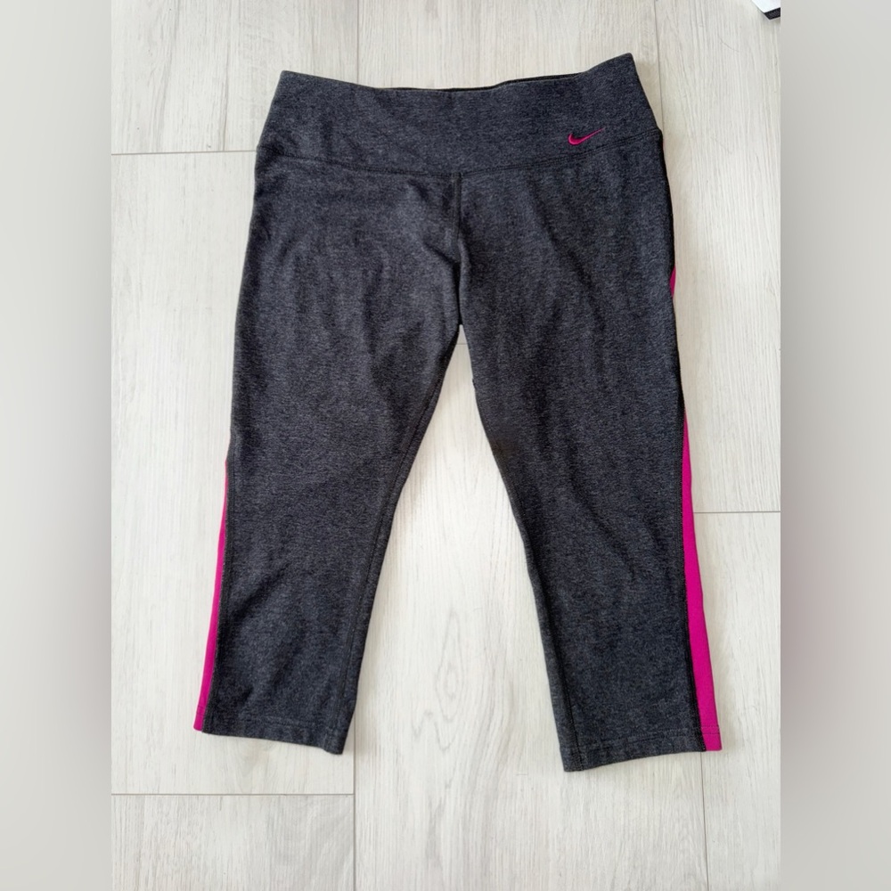 Y2K Nike Workout Capris Dri-Fit grey with hot pink racer stripes